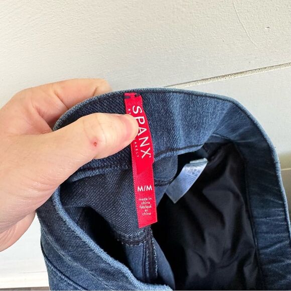 Spanx Women’s Medium Jean-ish Ankle Leggings Stretchy Pull on Denim Look - Picture 3 of 6